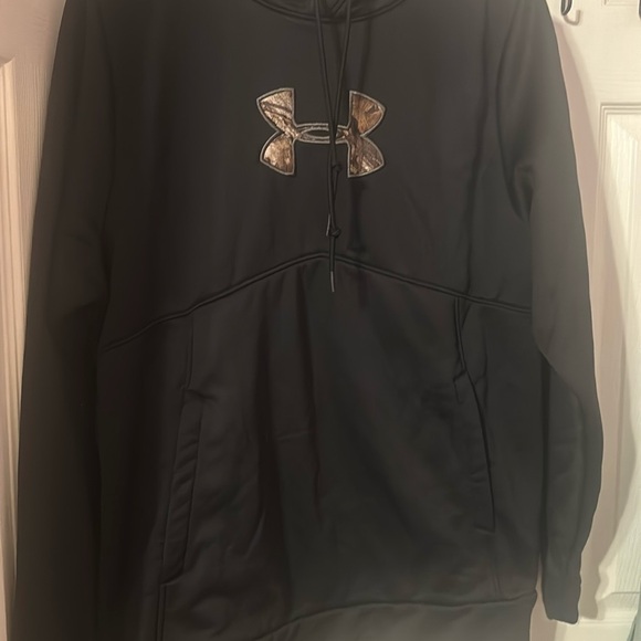 Never worn Main # size medium black hooded sweatshirt with camo detail - Picture 1 of 4